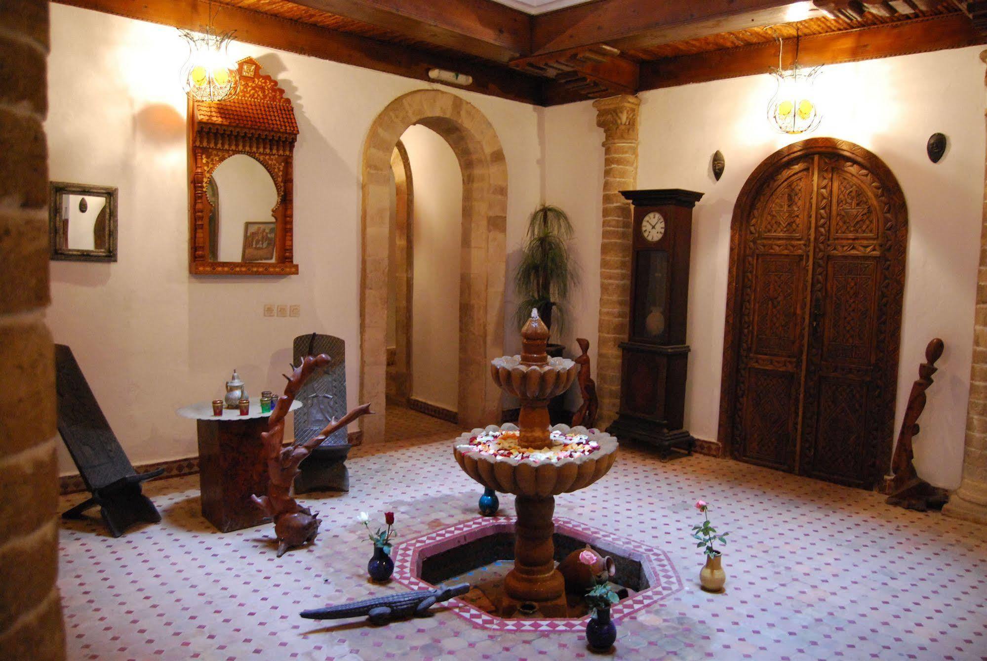 Caverne D'Ali Baba Szavíra Kültér fotó